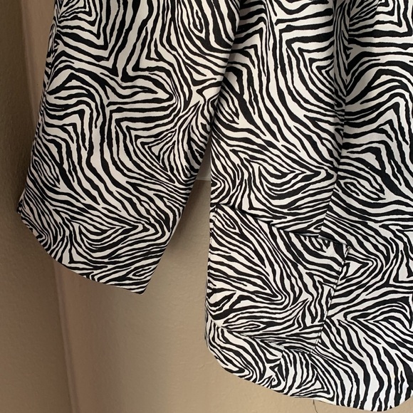 BRIGGS NEW YORK Animal Print 3/4 Sleeve Jacket - Picture 5 of 7